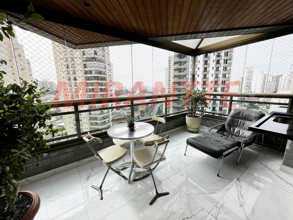 Apartamento de 209m² com 4 quartos em Santana