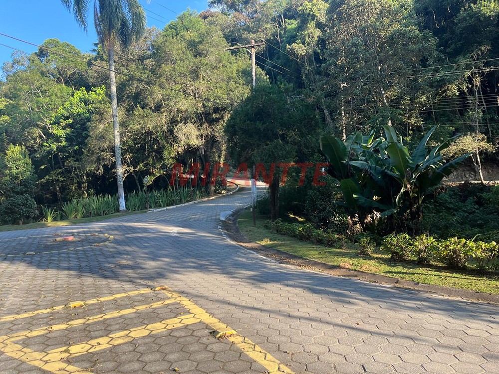 Terreno de 1209m² em Serra Da Cantareira