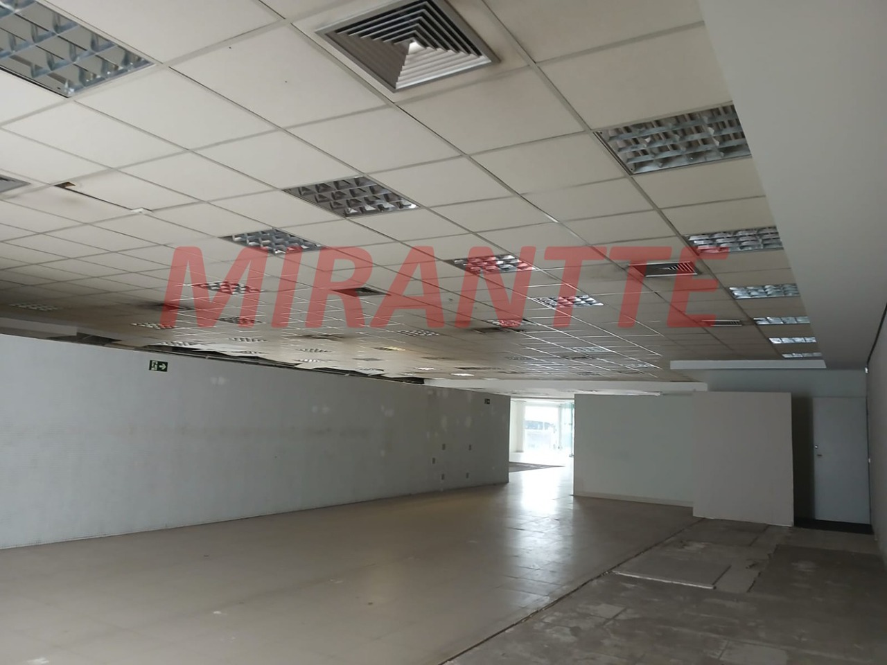 Comercial de 565m² em Santana