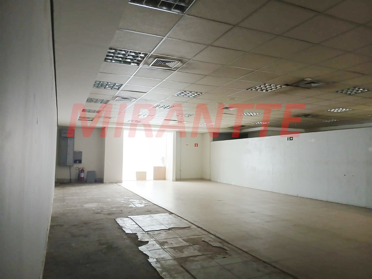 Comercial de 565m² em Santana