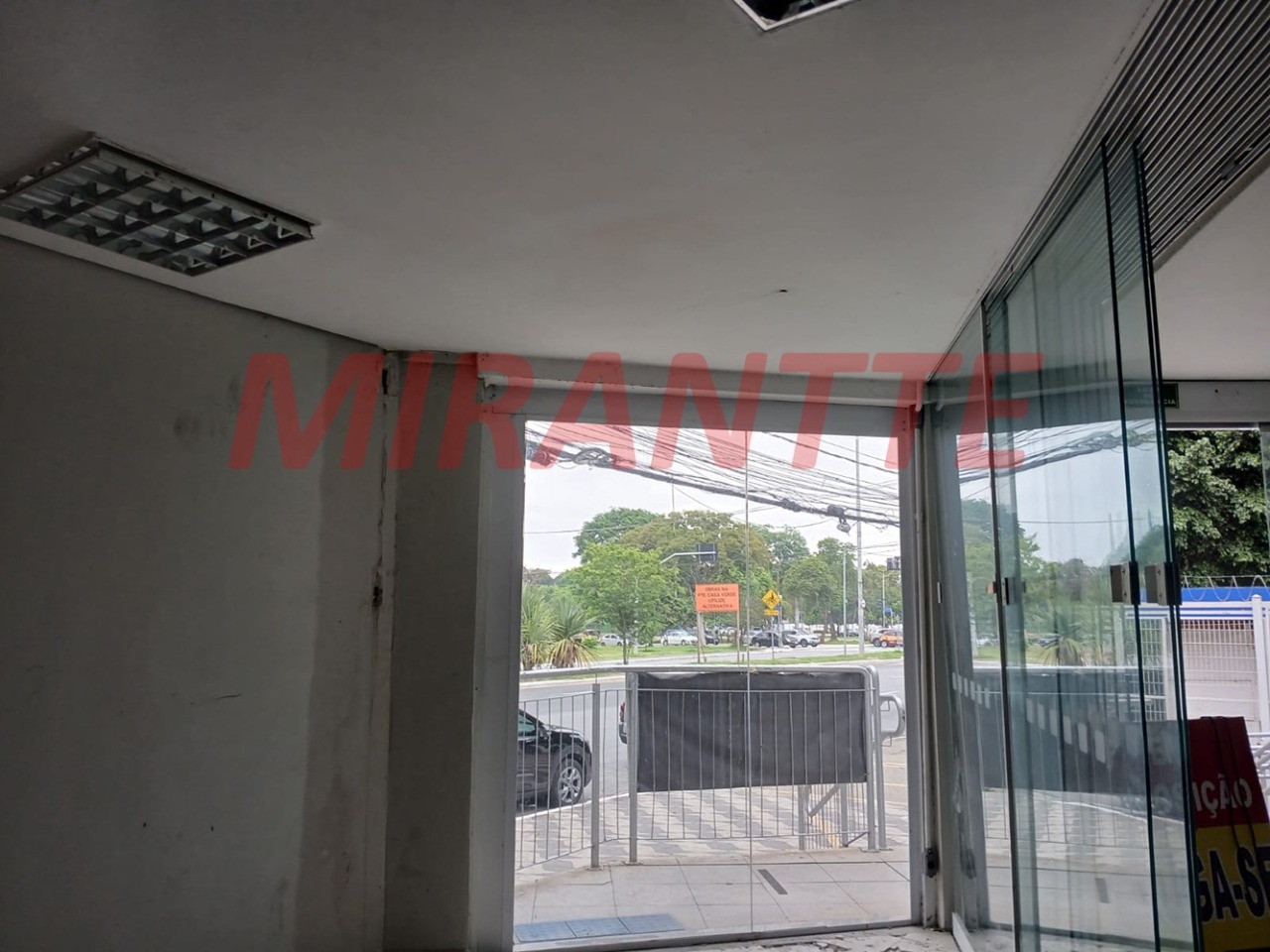 Comercial de 565m² em Santana