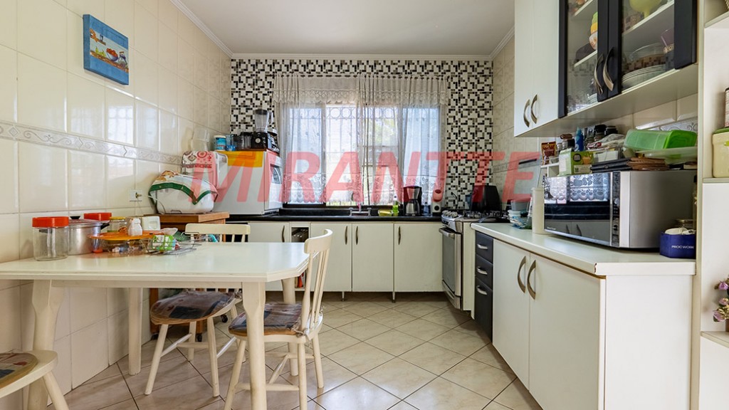 Sobrado de 199m² com 3 quartos em Vila Mazzei