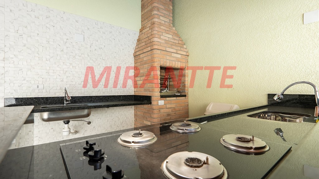 Sobrado de 199m² com 3 quartos em Vila Mazzei