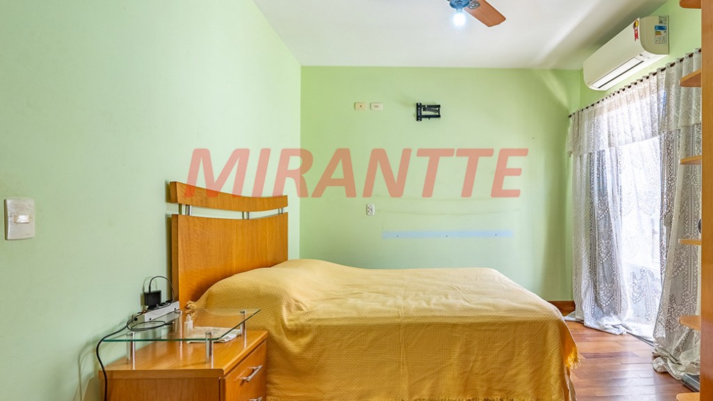 Sobrado de 199m² com 3 quartos em Vila Mazzei