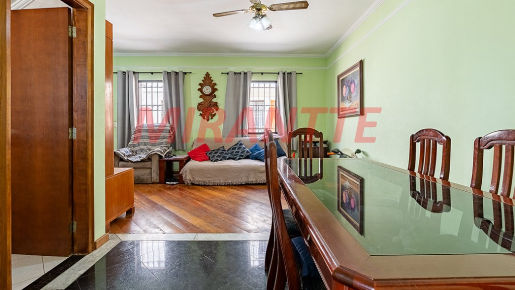 Sobrado de 199m² com 3 quartos em Vila Mazzei