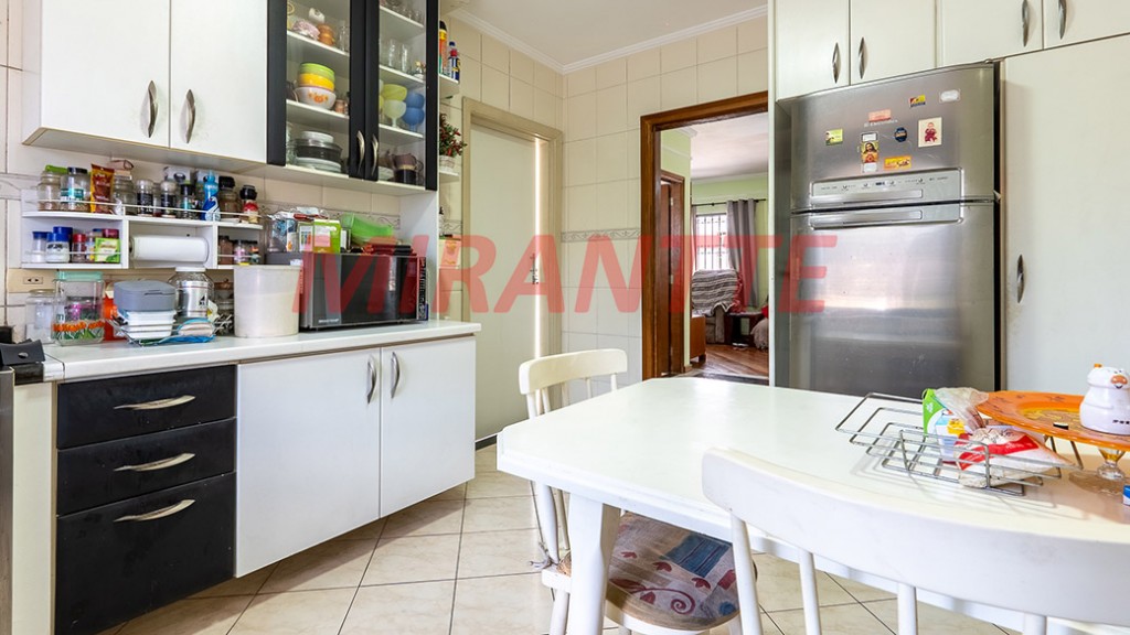 Sobrado de 199m² com 3 quartos em Vila Mazzei