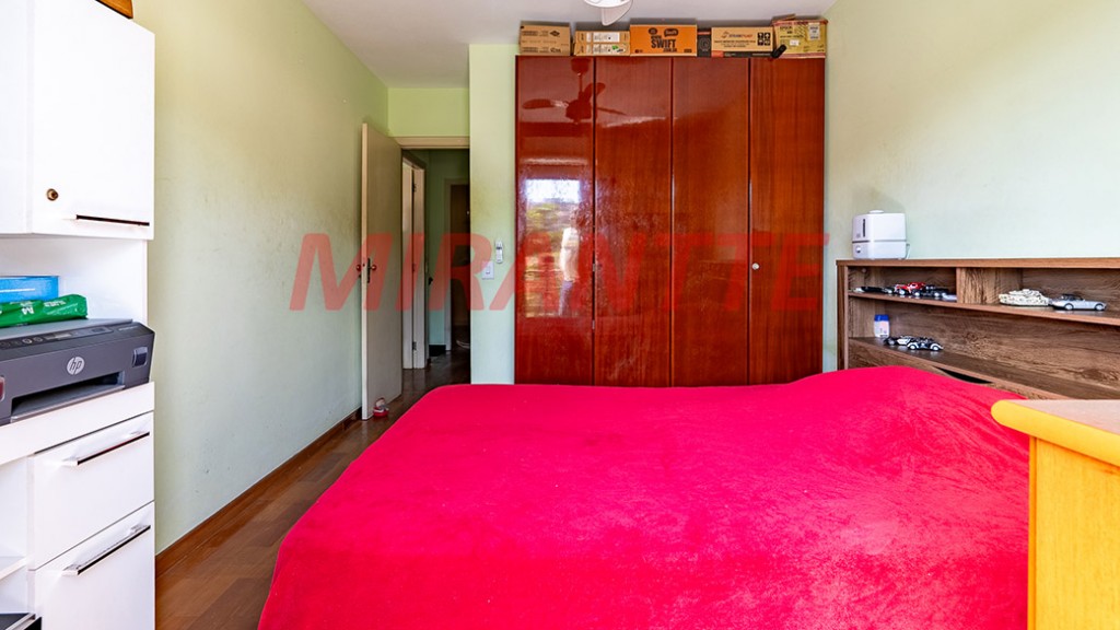 Sobrado de 199m² com 3 quartos em Vila Mazzei