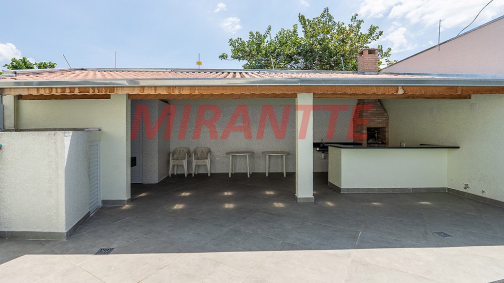 Sobrado de 199m² com 3 quartos em Vila Mazzei