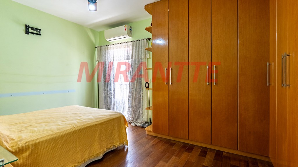Sobrado de 199m² com 3 quartos em Vila Mazzei