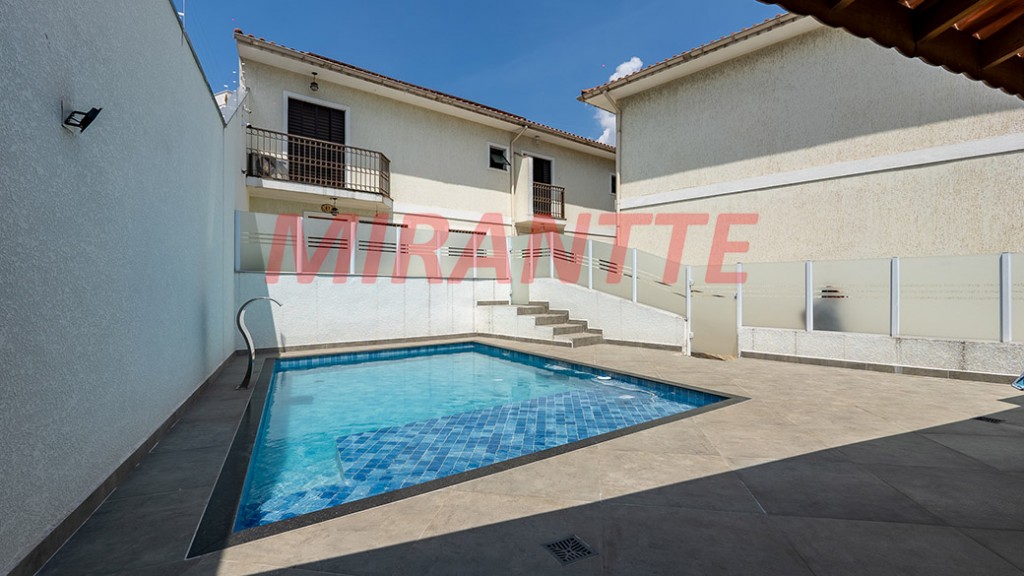 Sobrado de 199m² com 3 quartos em Vila Mazzei