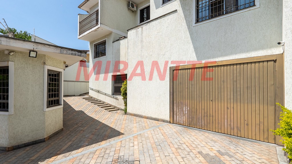 Sobrado de 199m² com 3 quartos em Vila Mazzei