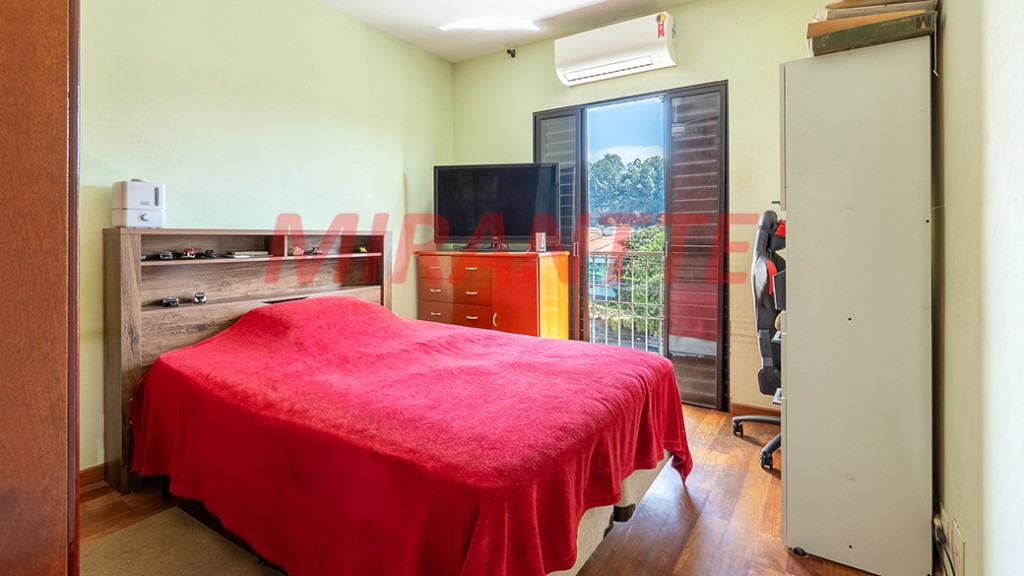 Sobrado de 199m² com 3 quartos em Vila Mazzei