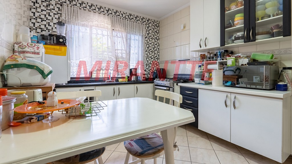 Sobrado de 199m² com 3 quartos em Vila Mazzei