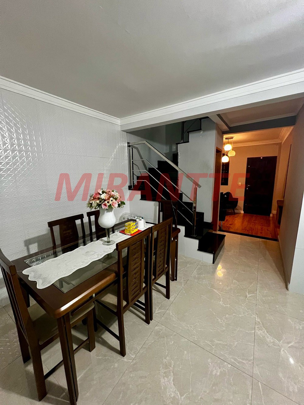 Sobrado de 240m² com 3 quartos em Jaçana