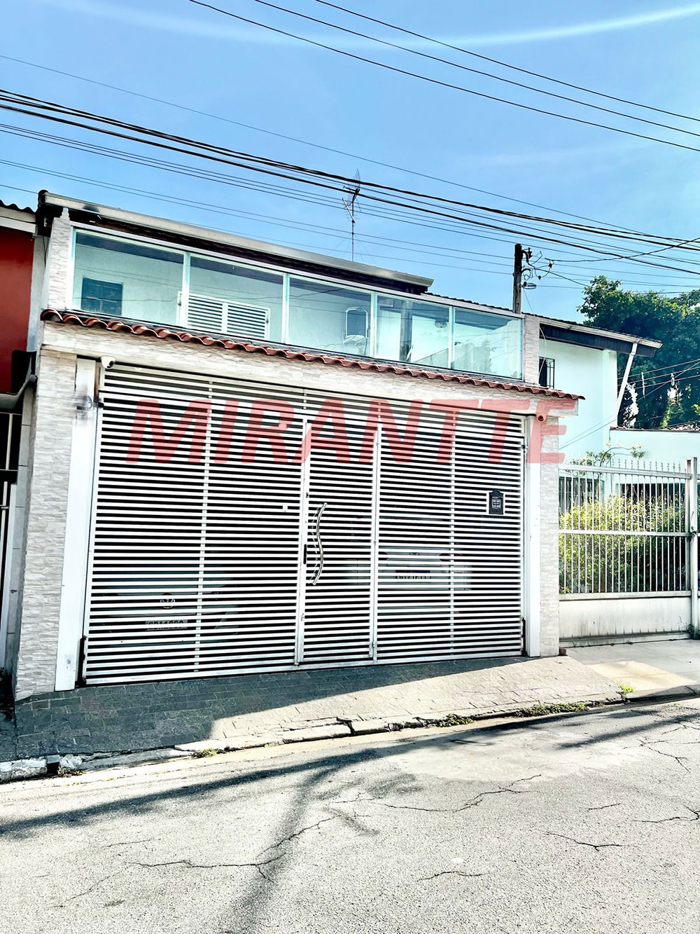 Sobrado de 240m² com 3 quartos em Jaçana