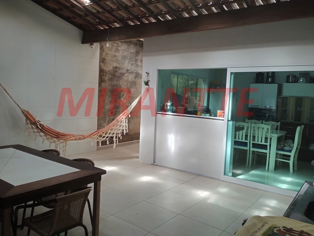 Sobrado de 232m² com 3 quartos em Vila Rosália