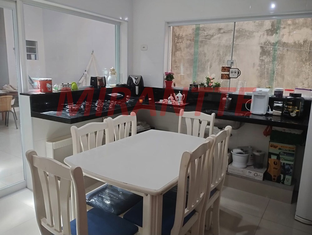 Sobrado de 232m² com 3 quartos em Vila Rosália