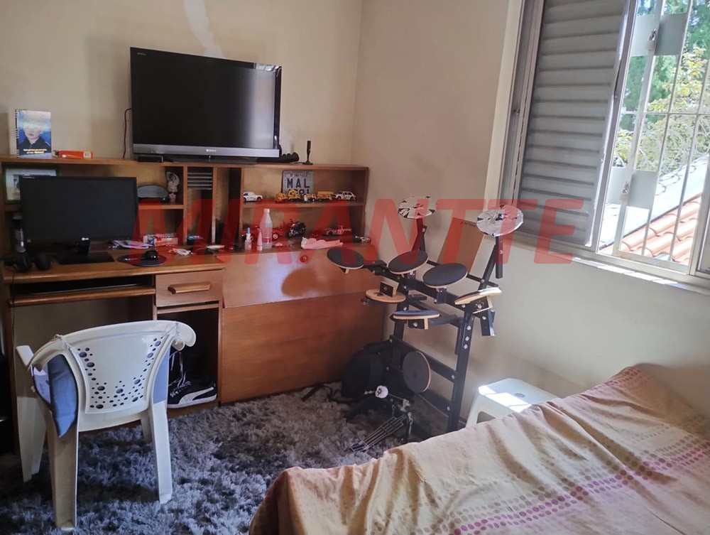Sobrado de 232m² com 3 quartos em Vila Rosália