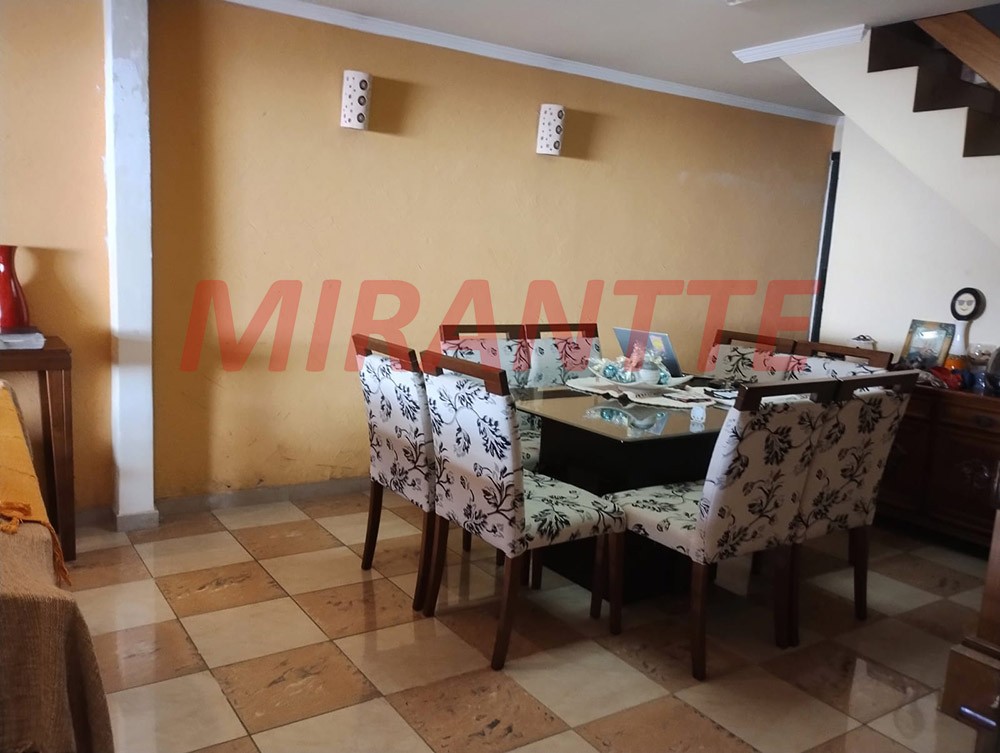 Sobrado de 232m² com 3 quartos em Vila Rosália
