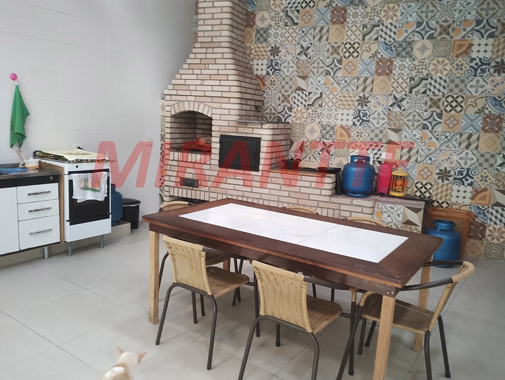Sobrado de 232m² com 3 quartos em Vila Rosália