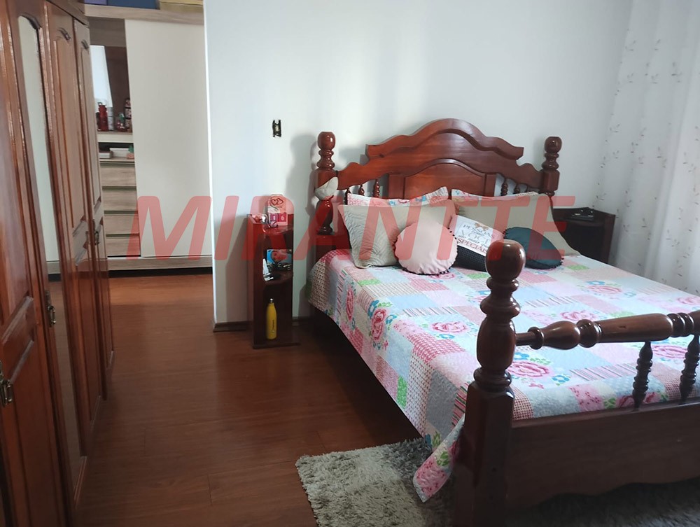 Sobrado de 232m² com 3 quartos em Vila Rosália