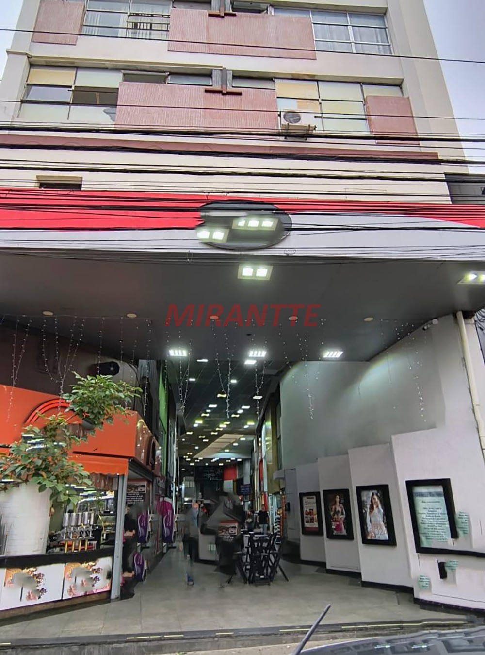 Comercial de 150m² em Santana.