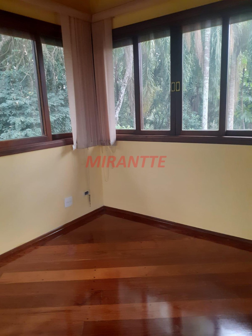 Sobrado de 500m² com 3 quartos em Serra da Cantareira