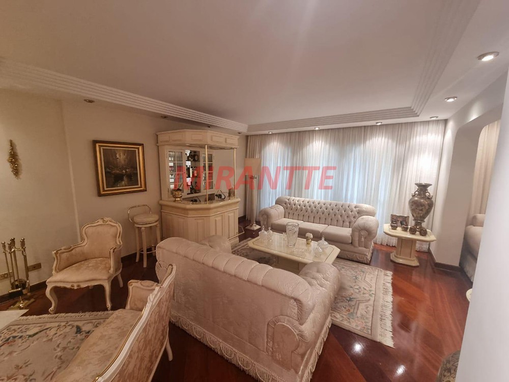 Apartamento de 210m² com 3 quartos em Santana