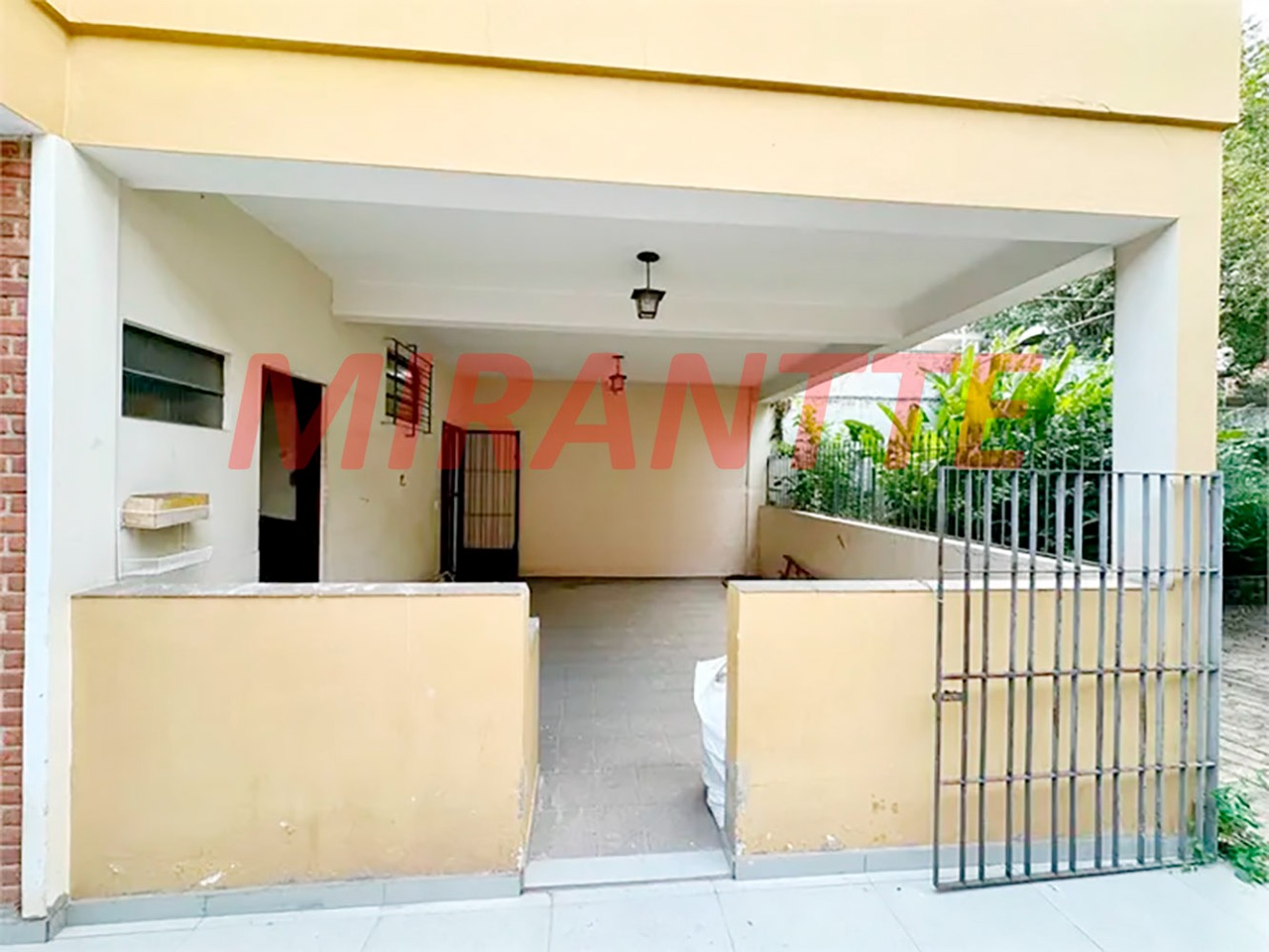 Sobrado de 236m² com 3 quartos em Santa Terezinha