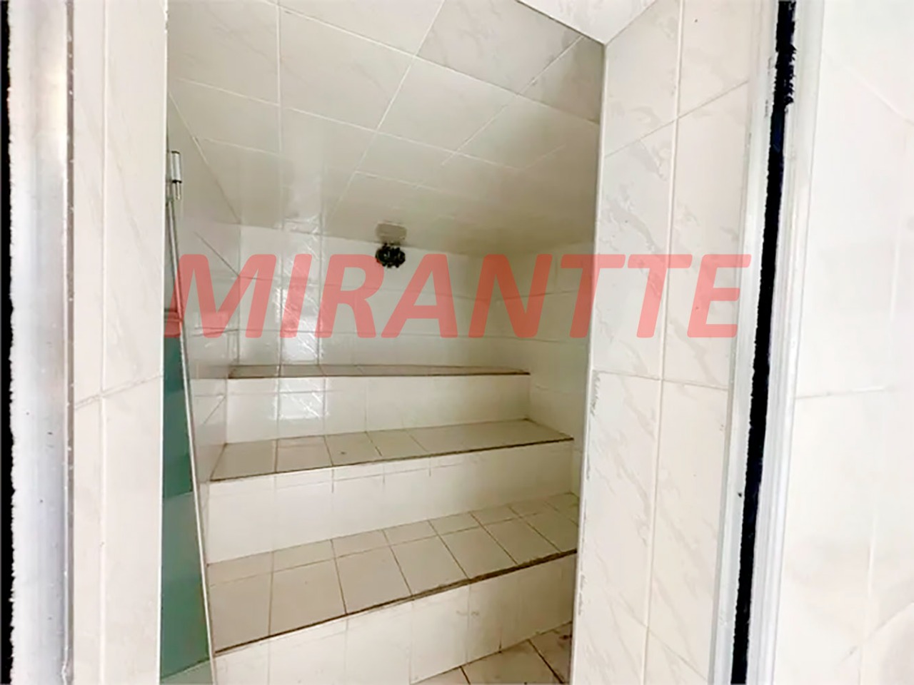Sobrado de 236m² com 3 quartos em Santa Terezinha