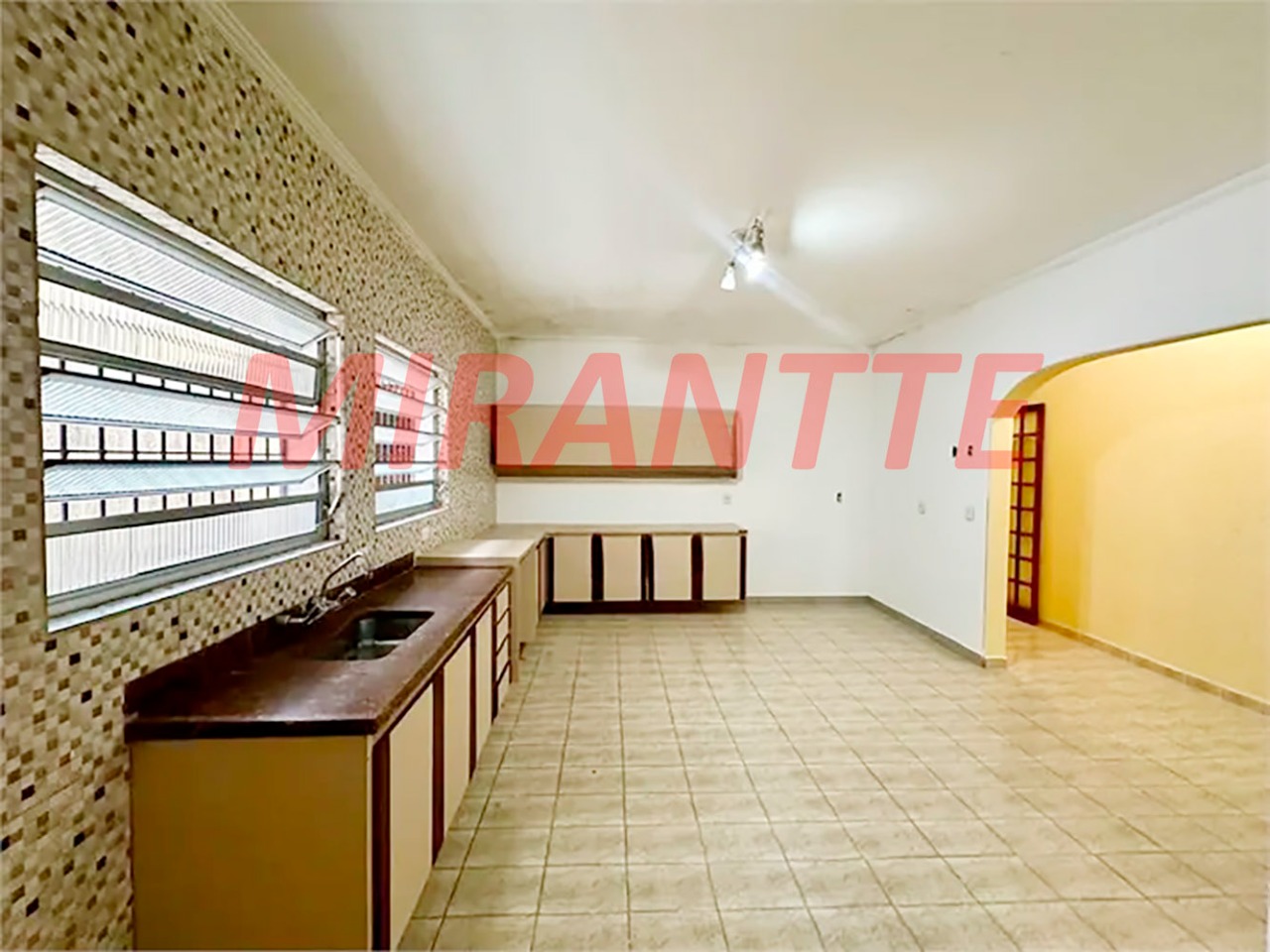 Sobrado de 236m² com 3 quartos em Santa Terezinha