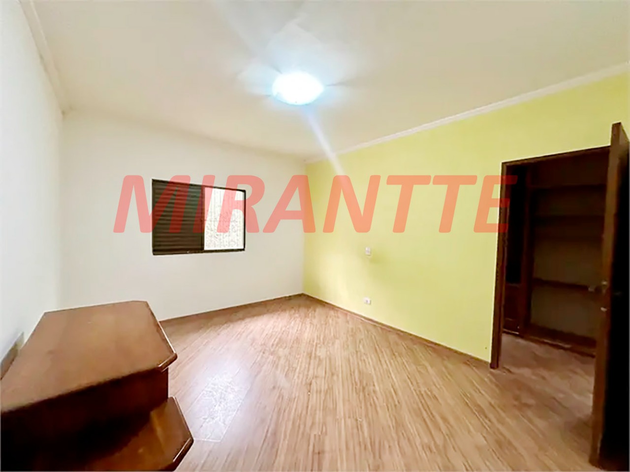 Sobrado de 236m² com 3 quartos em Santa Terezinha