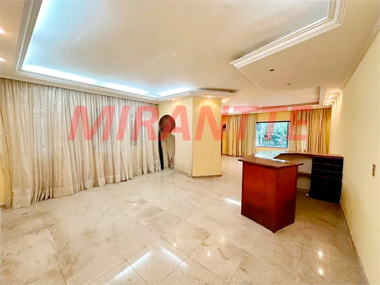 Sobrado de 236m² com 3 quartos em Santa Terezinha