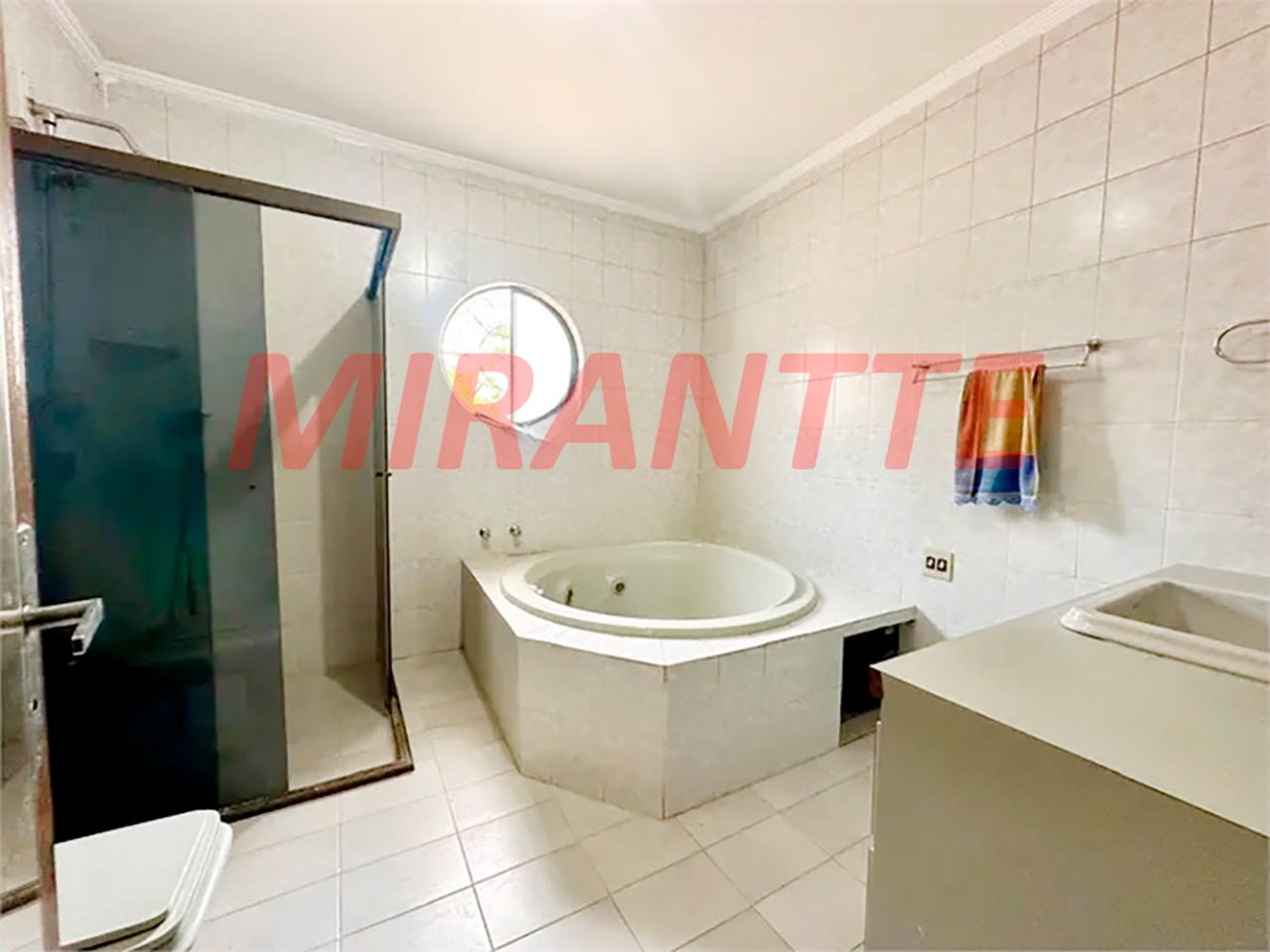 Sobrado de 236m² com 3 quartos em Santa Terezinha