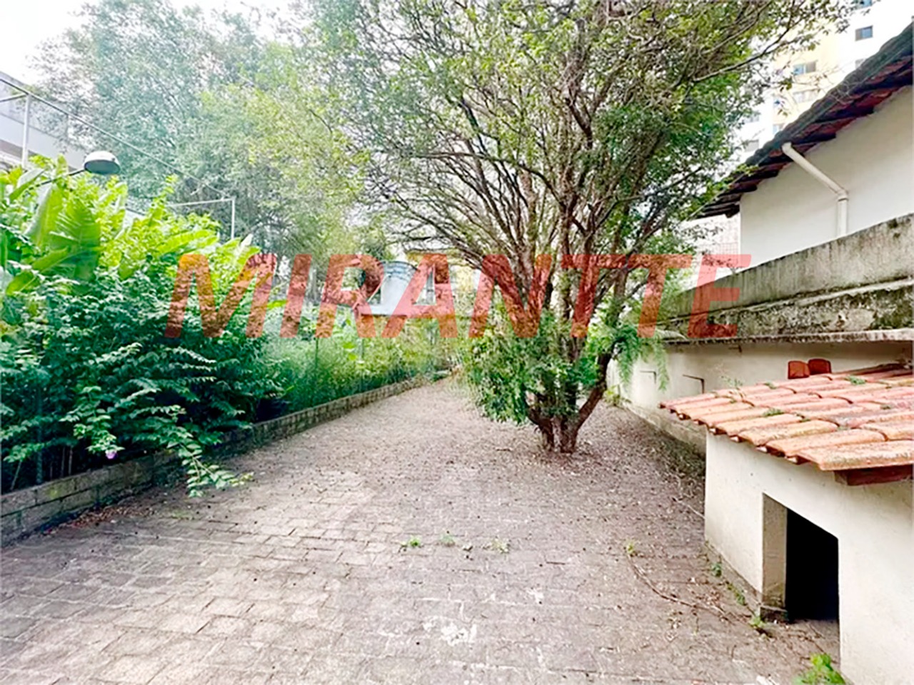 Sobrado de 236m² com 3 quartos em Santa Terezinha