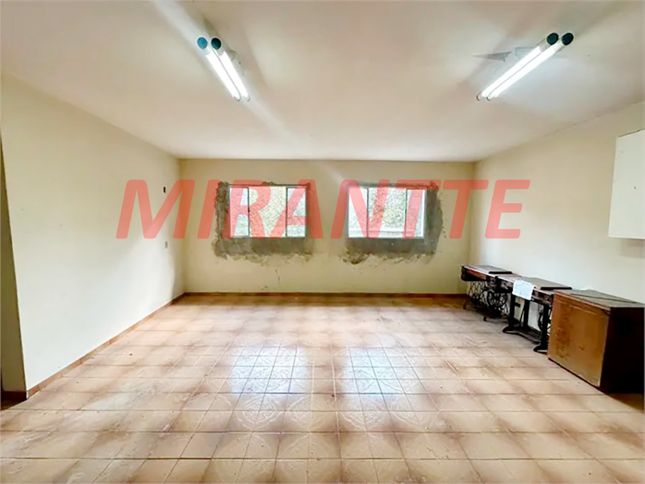 Sobrado de 236m² com 3 quartos em Santa Terezinha