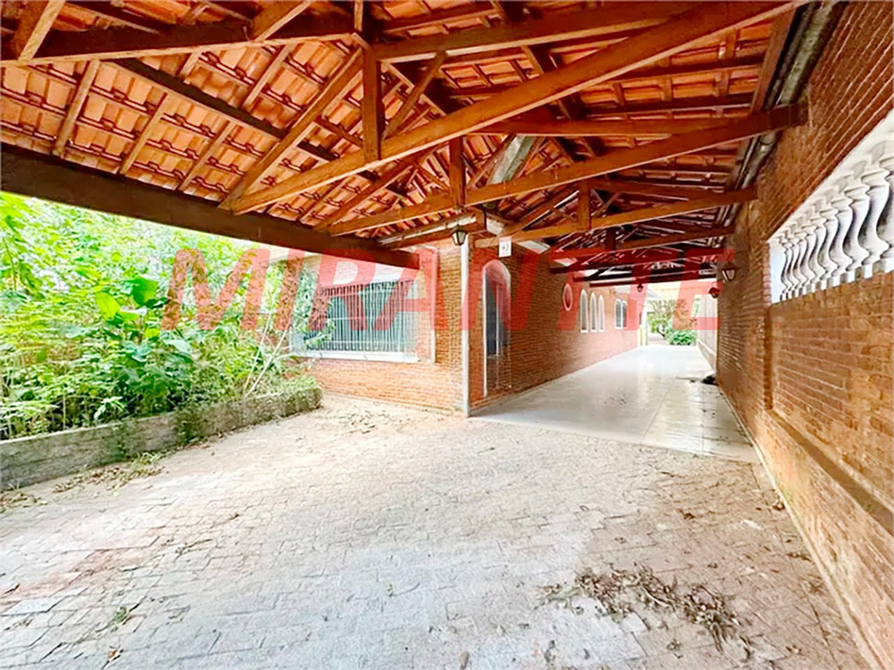 Sobrado de 236m² com 3 quartos em Santa Terezinha