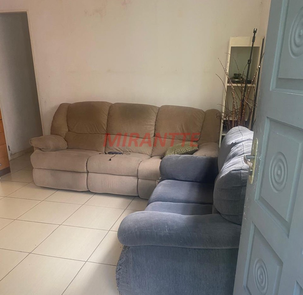 Sobrado de 120m² com 3 quartos em Água Fria