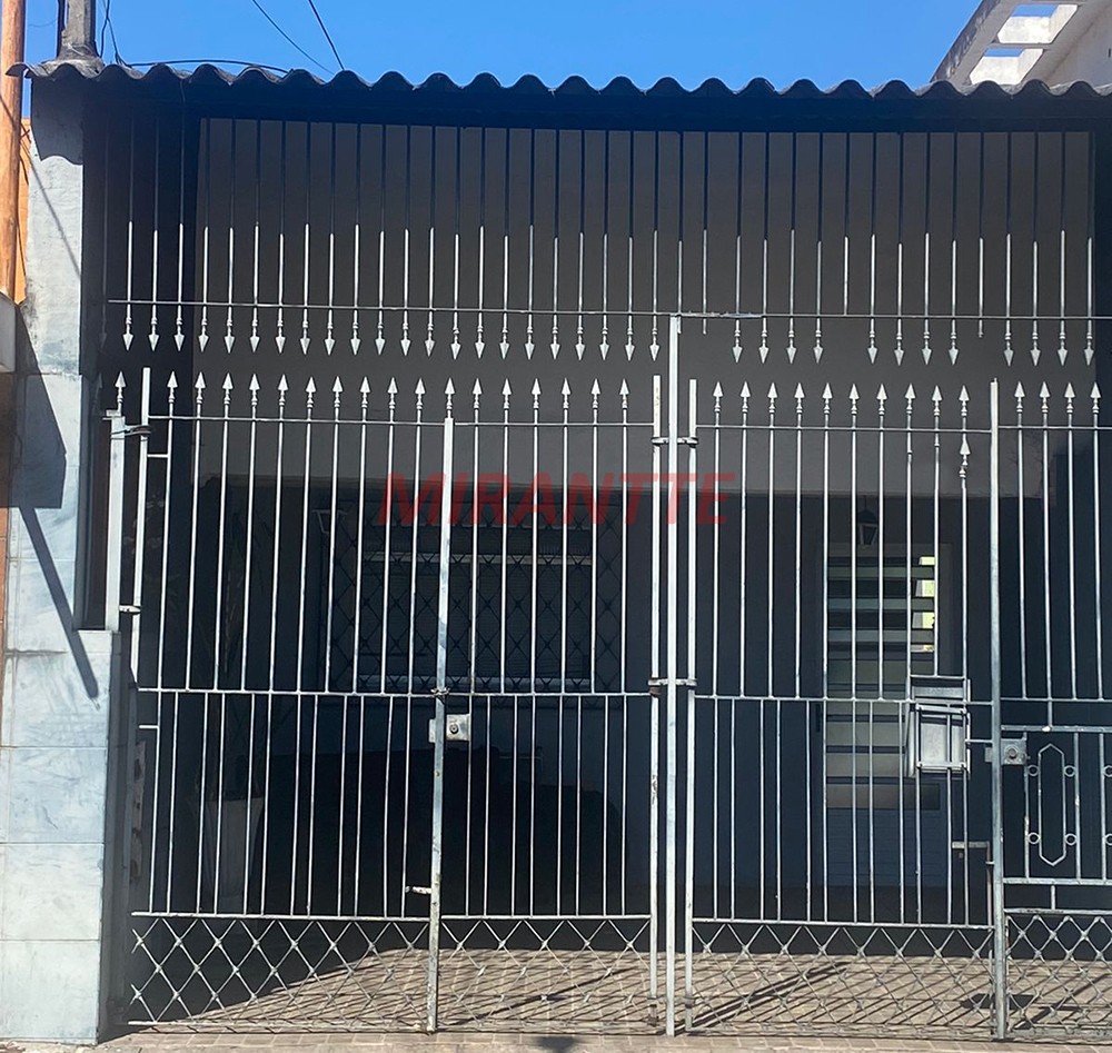 Sobrado de 120m² com 3 quartos em Água Fria