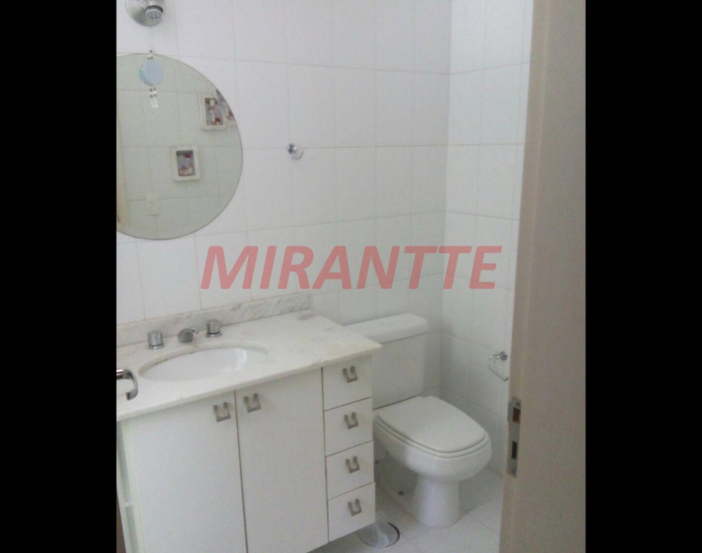 Cond. fechado de 211m² com 3 quartos em Vila Hortência
