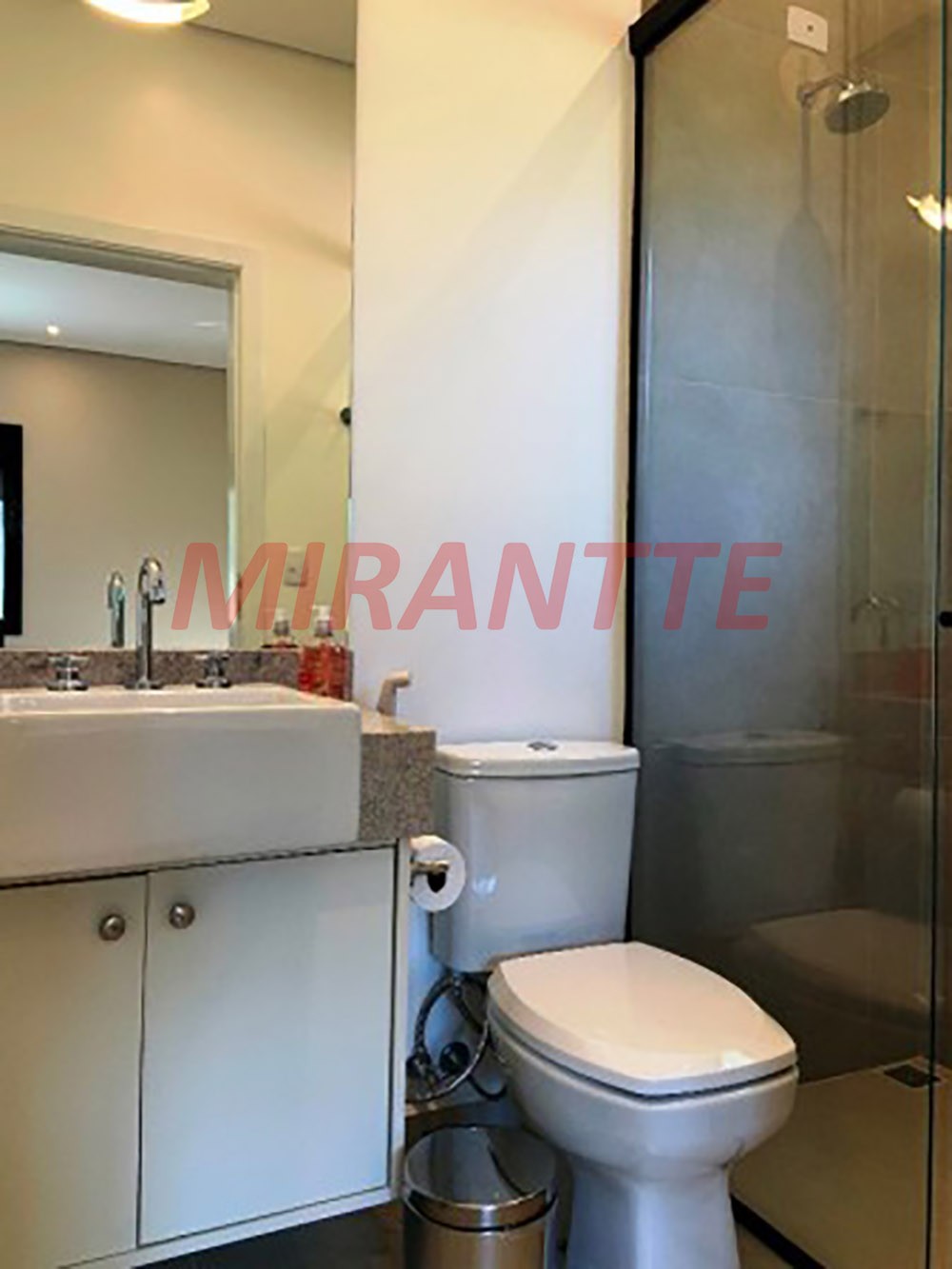 Cond. fechado de 405m² com 6 quartos em Estância Parque de Atibaia