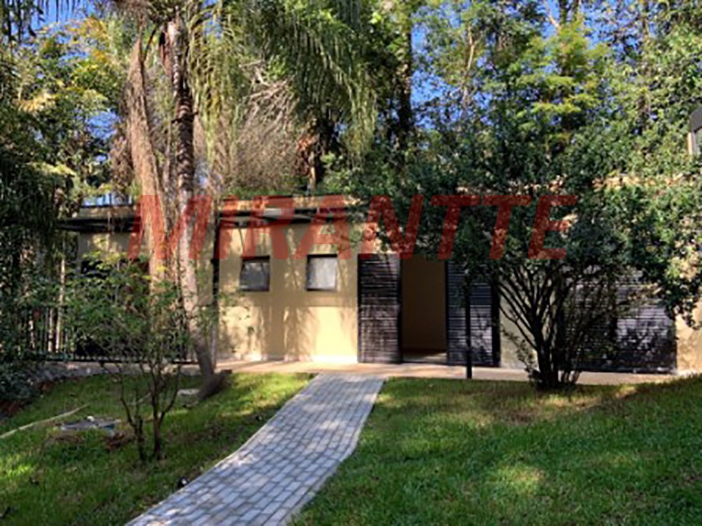 Cond. fechado de 405m² com 6 quartos em Estância Parque de Atibaia