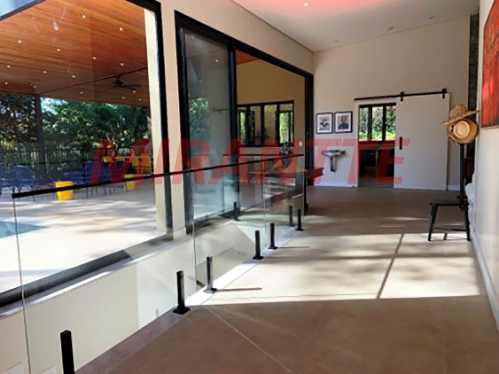 Cond. fechado de 405m² com 6 quartos em Estância Parque de Atibaia