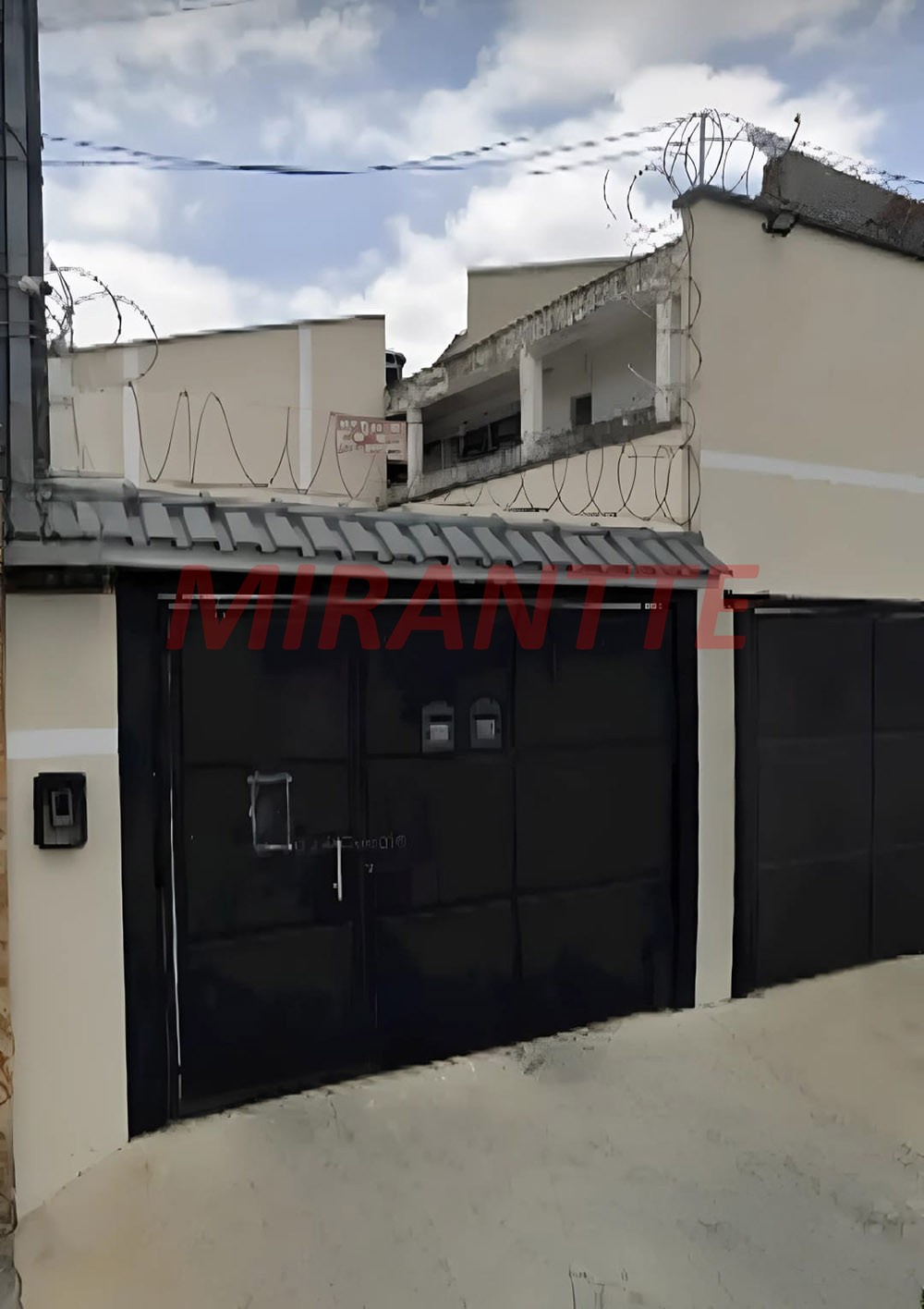 Cond. fechado com 2 quartos em Vila Constança