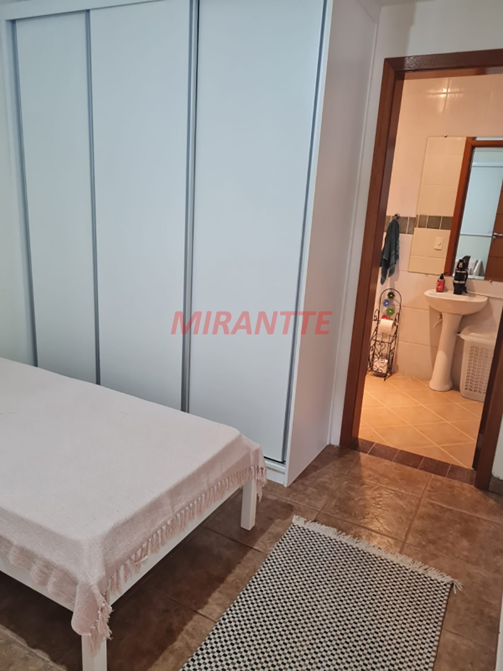 Sobrado de 610m² com 5 quartos em Serra Da Cantareira