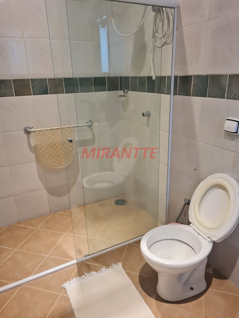 Sobrado de 610m² com 5 quartos em Serra Da Cantareira