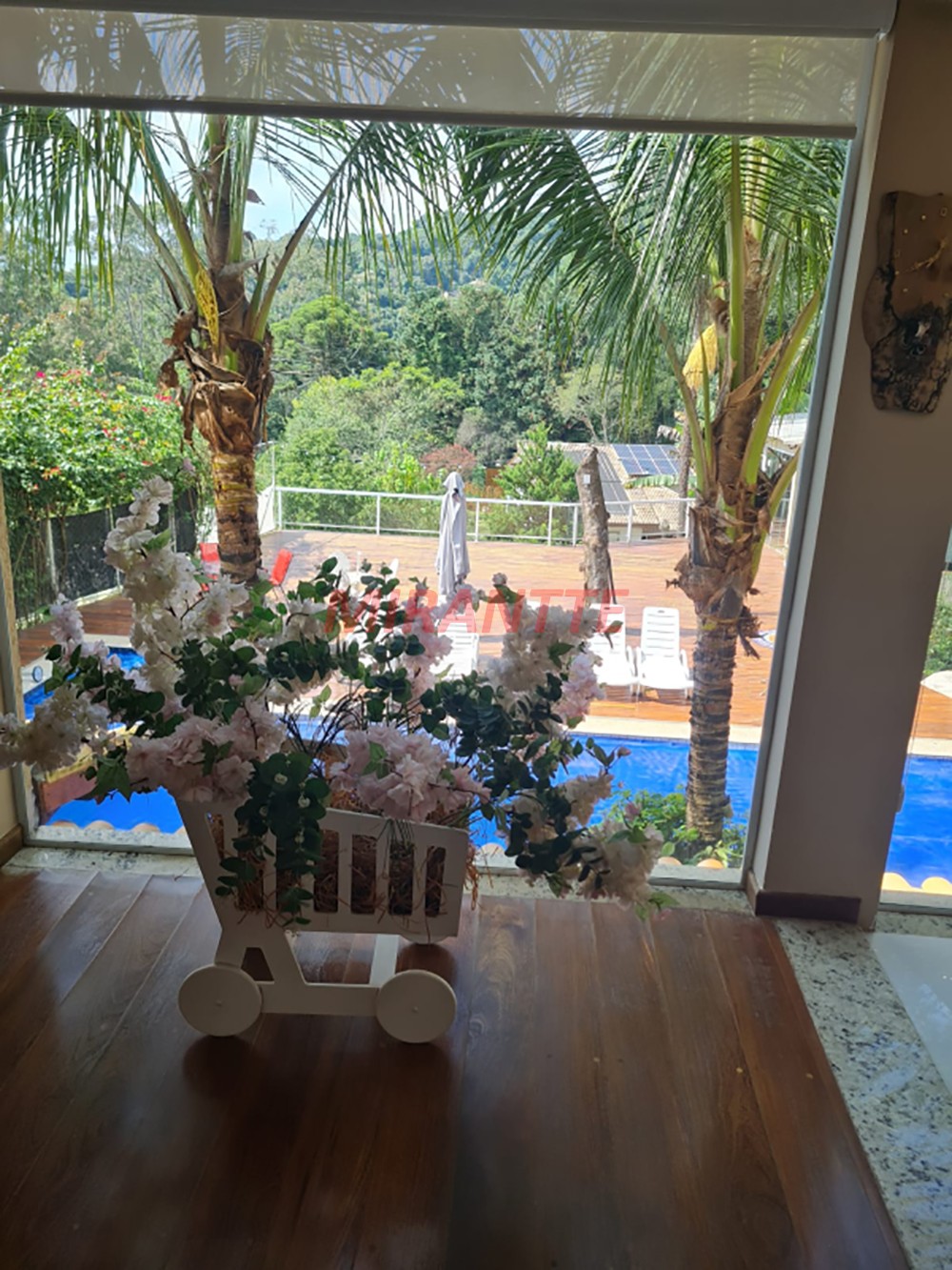 Sobrado de 610m² com 5 quartos em Serra Da Cantareira