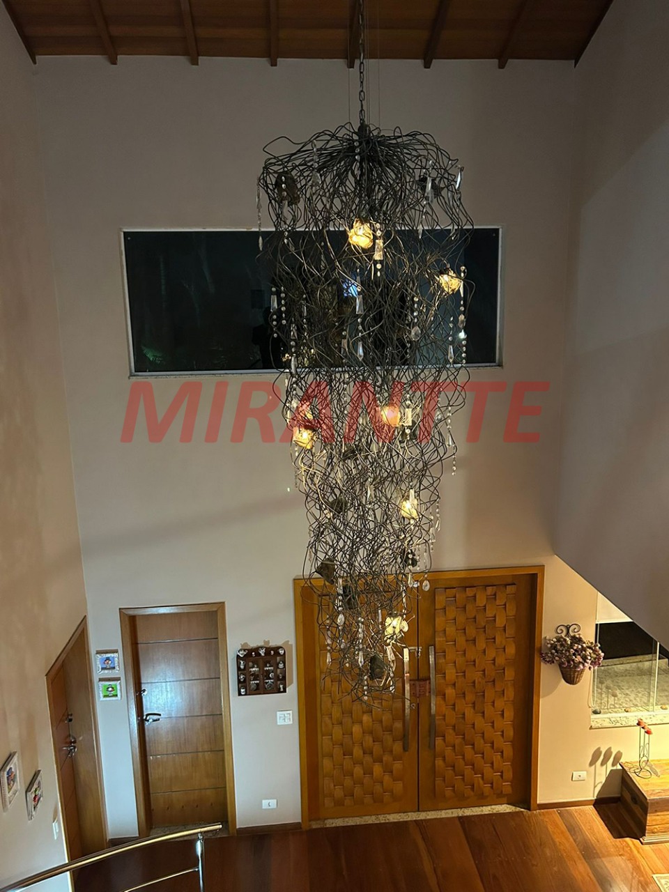 Sobrado de 610m² com 5 quartos em Serra Da Cantareira