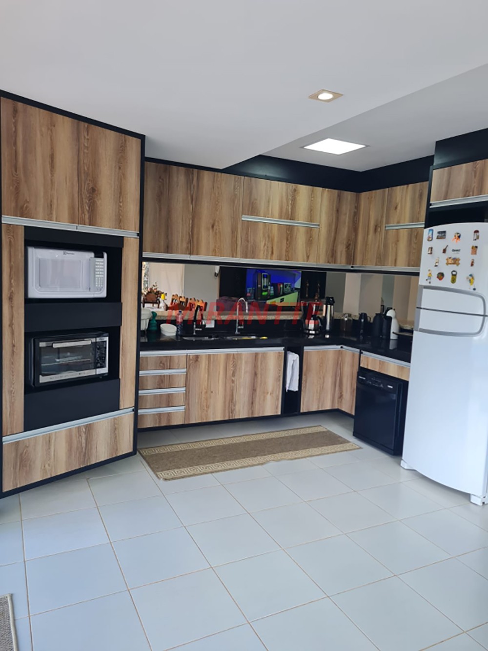 Sobrado de 610m² com 5 quartos em Serra Da Cantareira