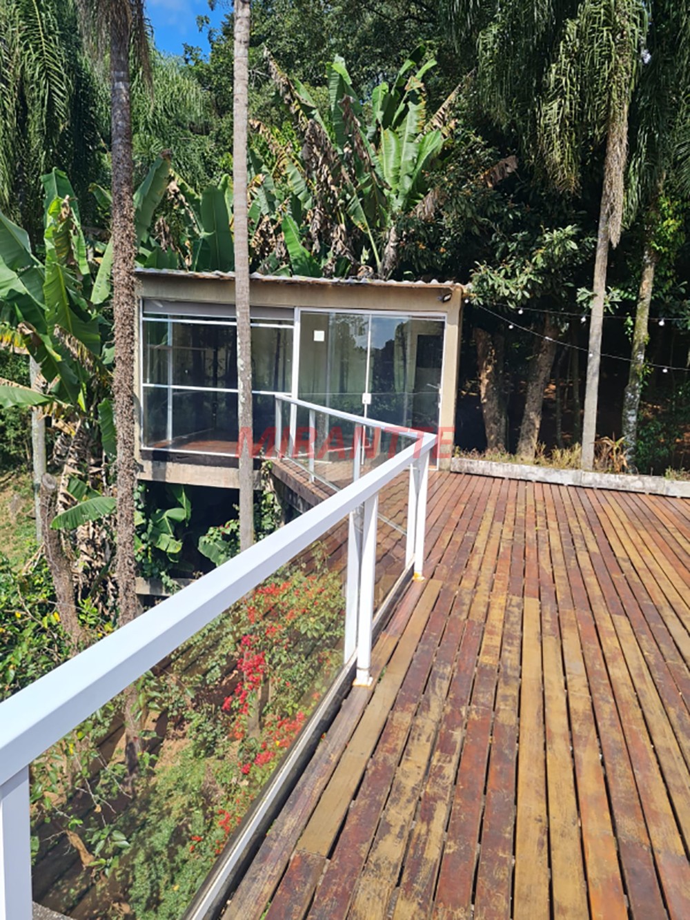 Sobrado de 610m² com 5 quartos em Serra Da Cantareira